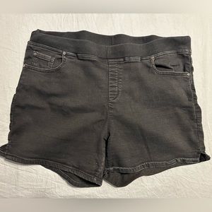 Terra and Sky 1X black jean shorts
